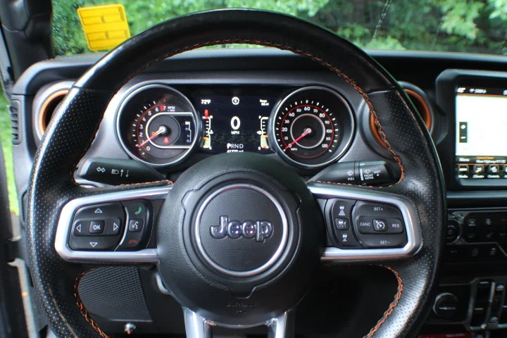 Used 2020 Sting-Gray Clearcoat Jeep Mojave image 8