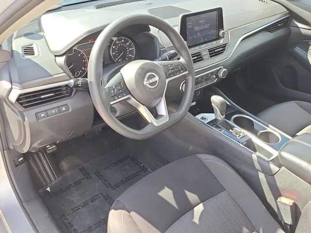 Used 2024 Silver Nissan 2.5 SV image 21