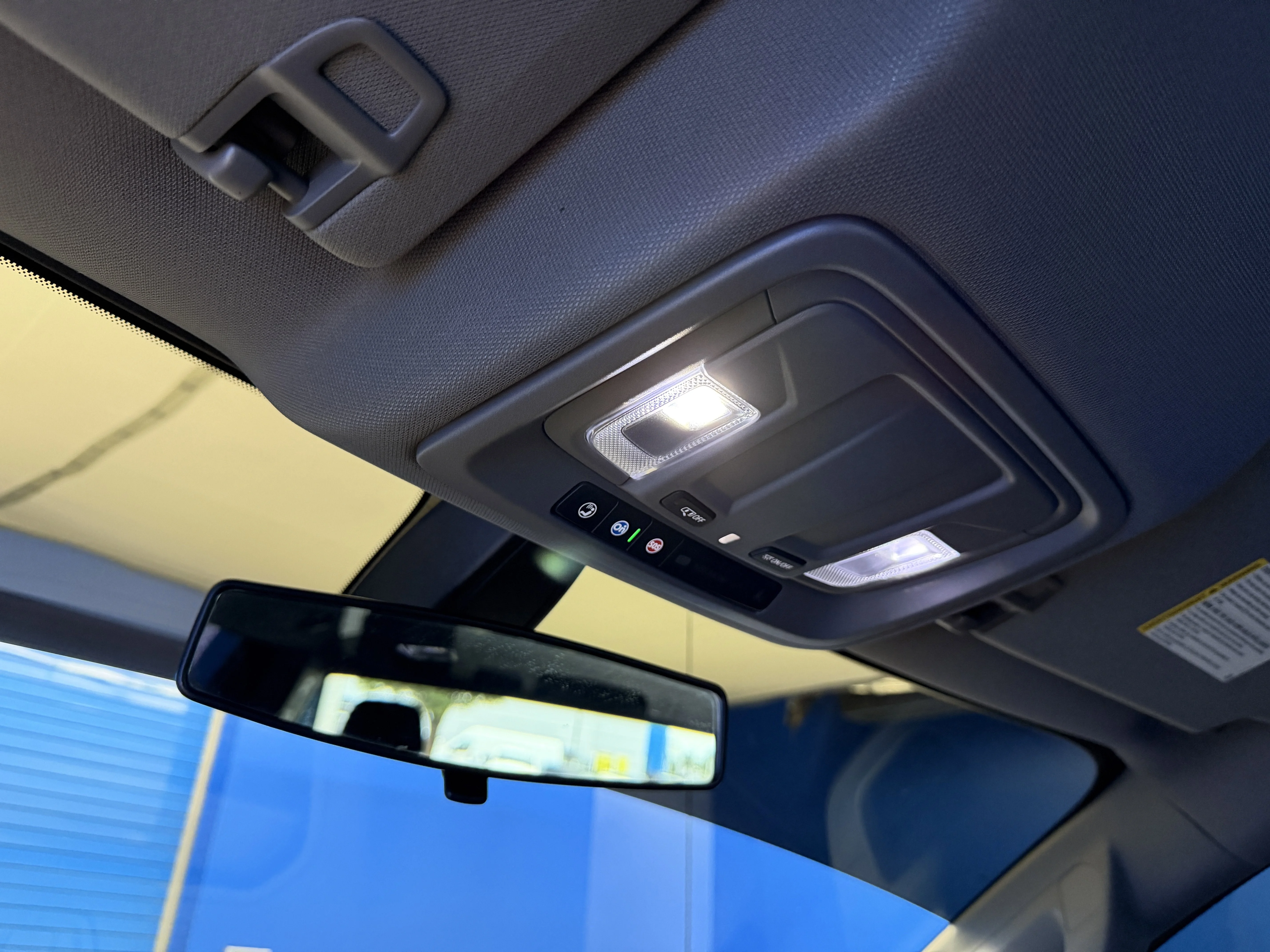 Used 2022 Summit White Chevrolet Custom image 22