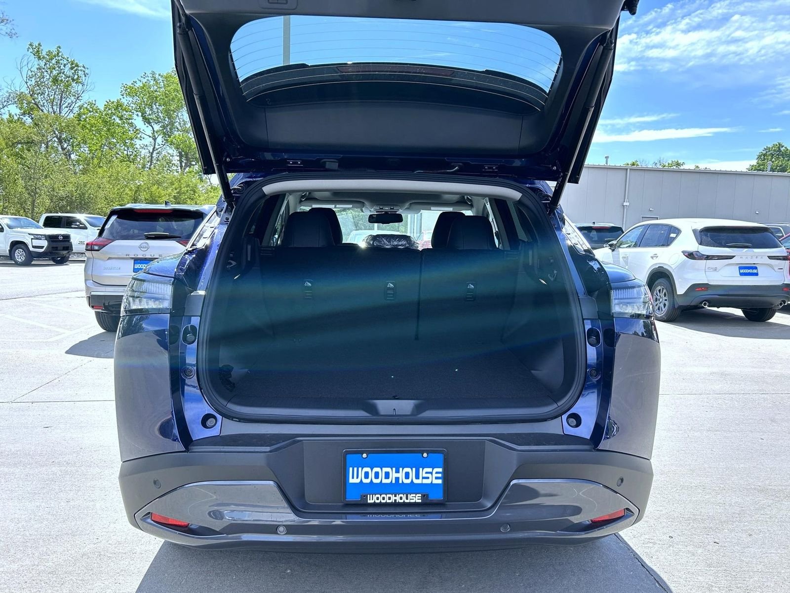 New 2026 Deep Ocean Blue Pearl Nissan SL image 21
