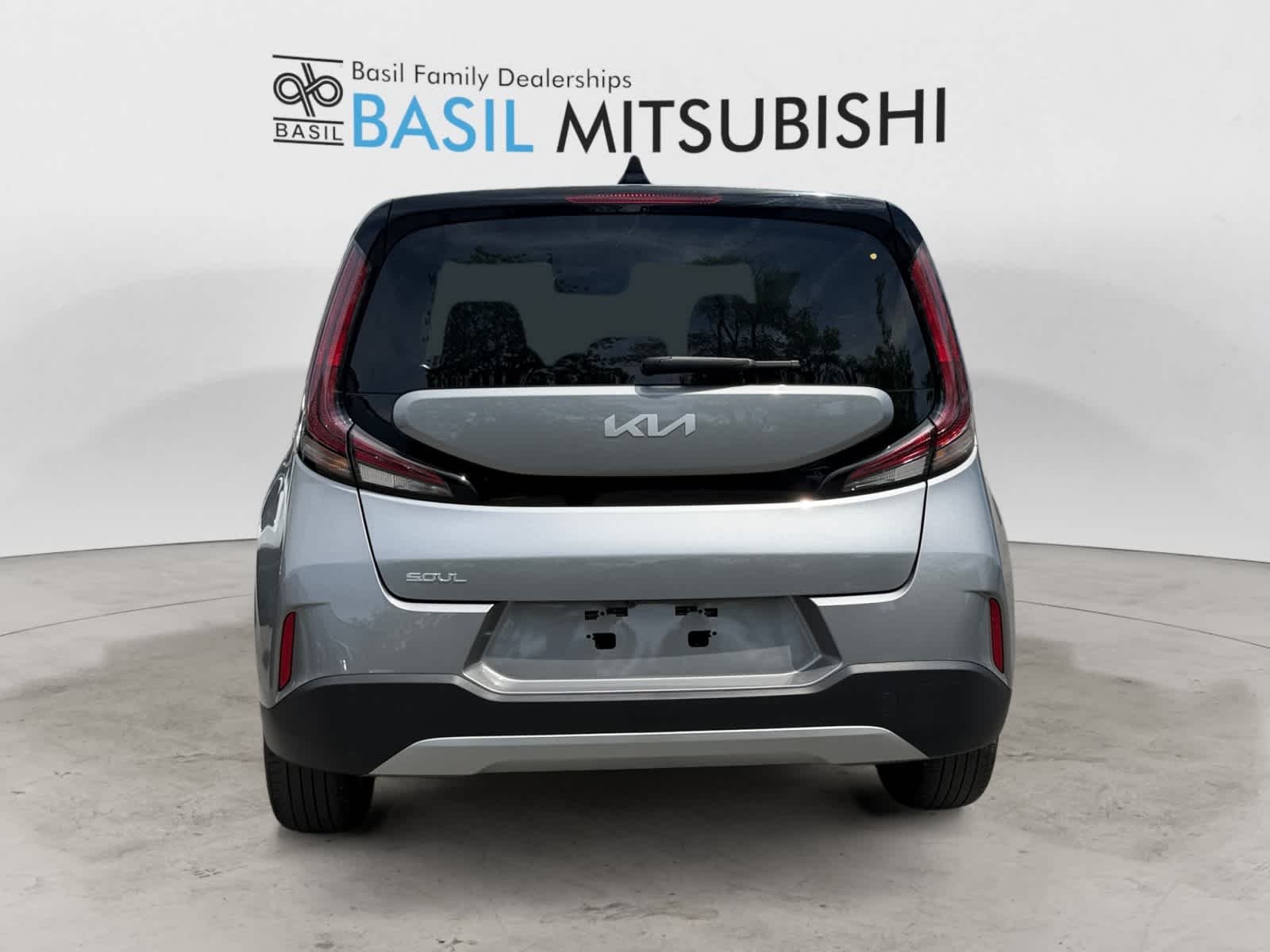 Used 2023 Steel Gray Kia LX image 4