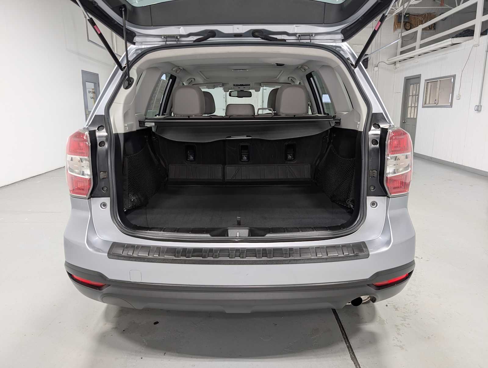 Used 2016 Ice Silver Metallic Subaru 2.5i Touring image 40