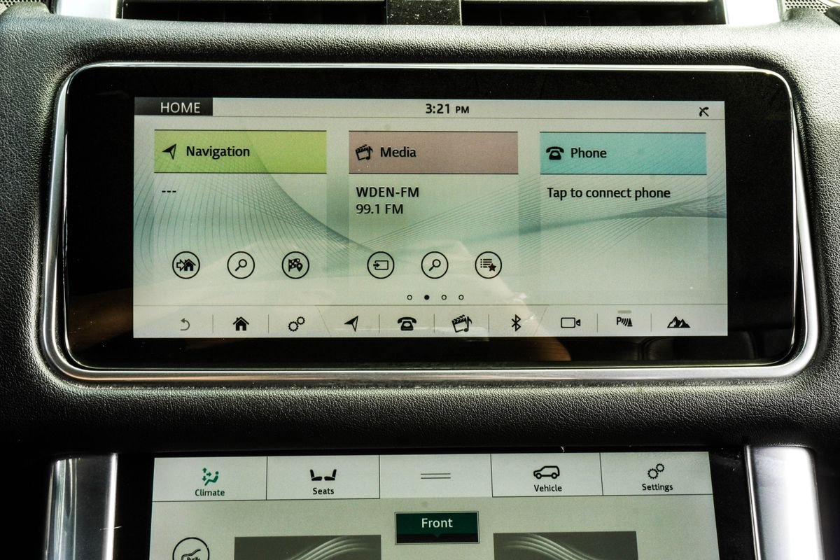 Used 2022 Silver Land Rover HSE Silver Edition image 25