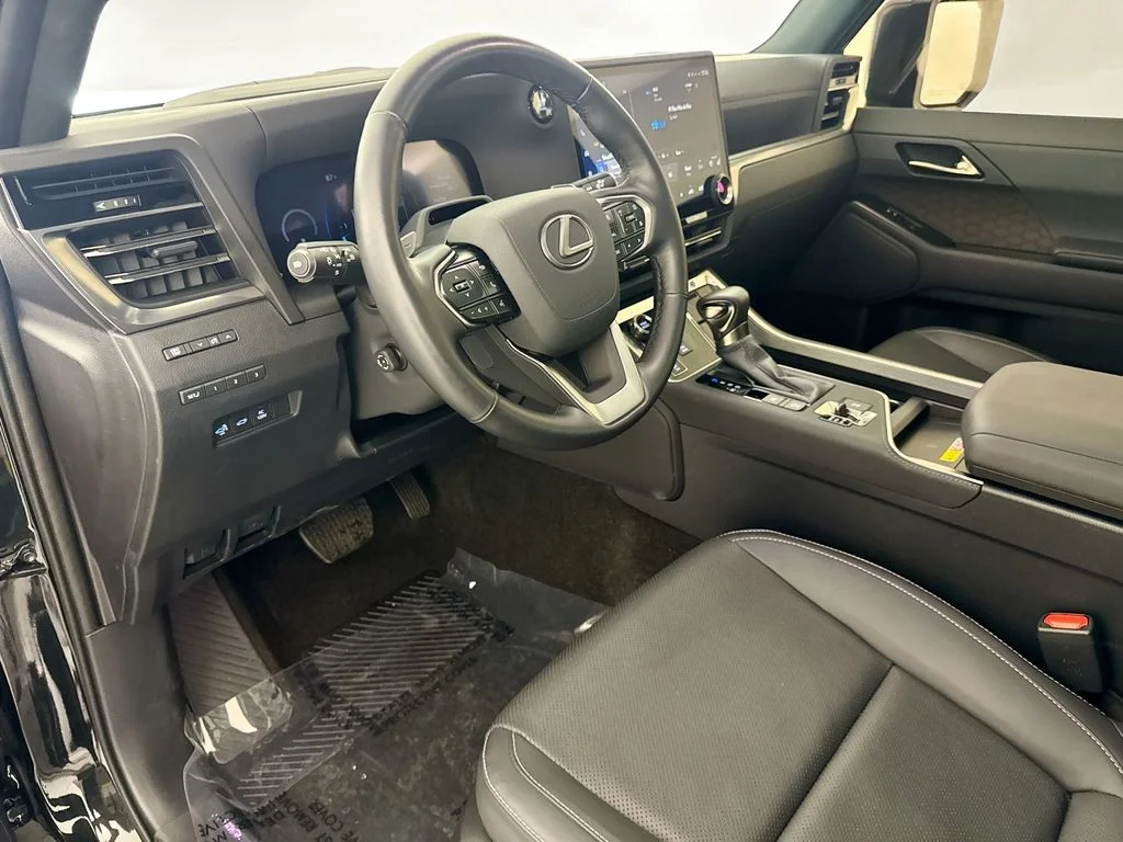 Used 2025 Black Lexus 550 Premium+ image 9
