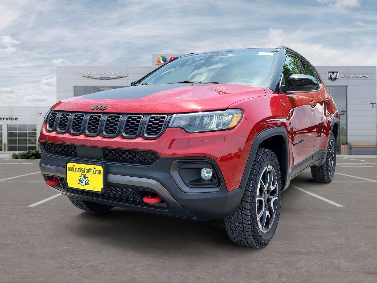 New 2026 Red Hot Pearl-Coat Exterior Paint Jeep Trailhawk image 1