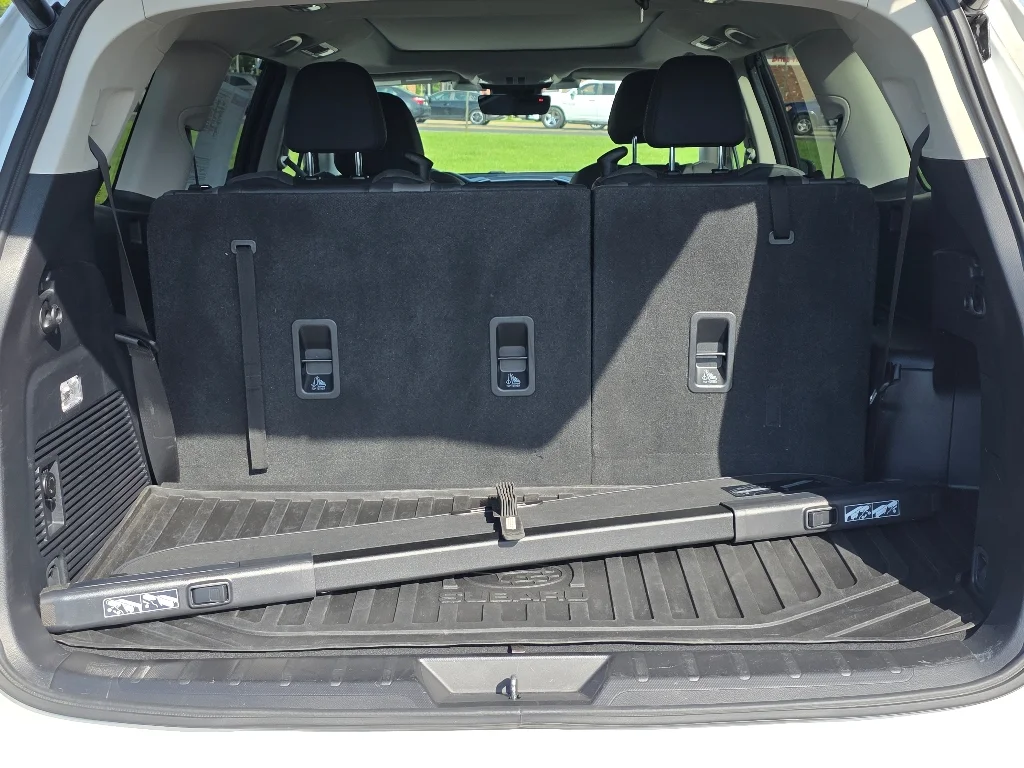 Used 2023 Crystal White Pearl Subaru Onyx Edition image 4