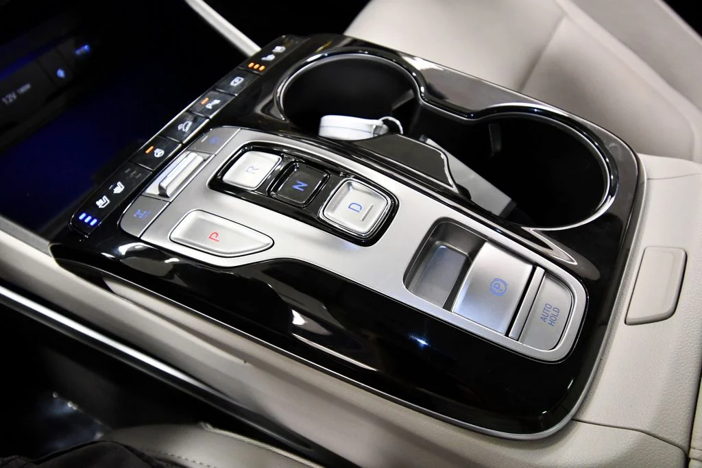 Used 2023 Black Hyundai Limited image 28