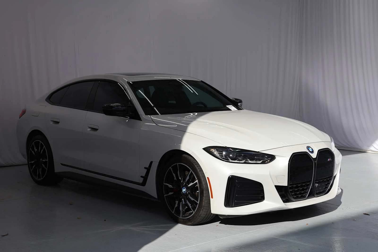 Certified Used 2024 Mineral White Metallic BMW M50 image 3