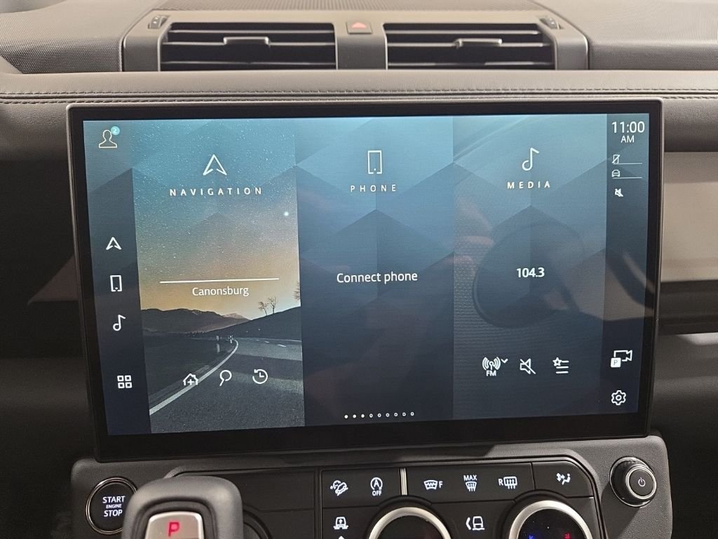 New 2026 Fuji White Land Rover X-Dynamic SE image 19