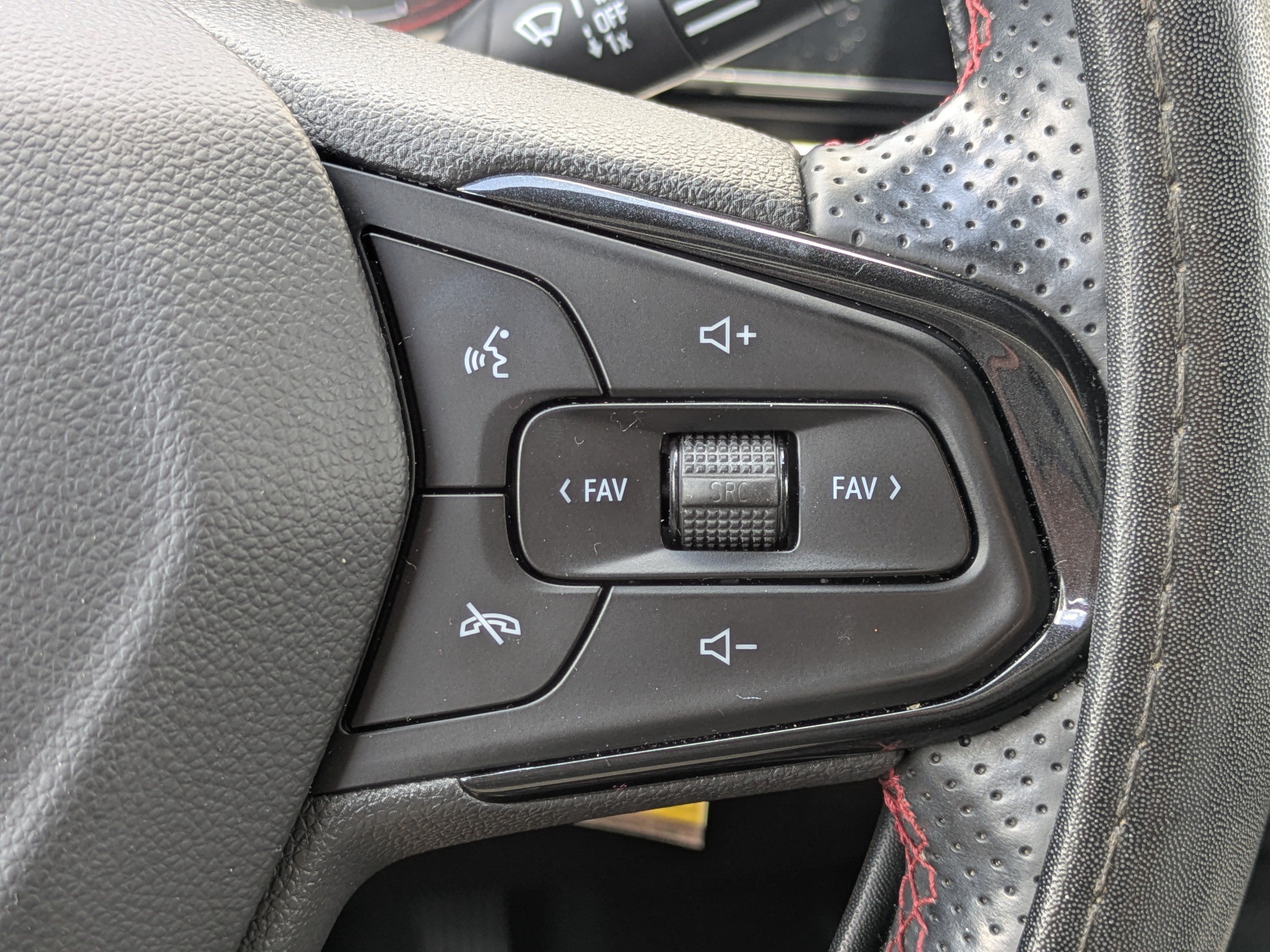Used 2024 Summit White Chevrolet 1RS image 21