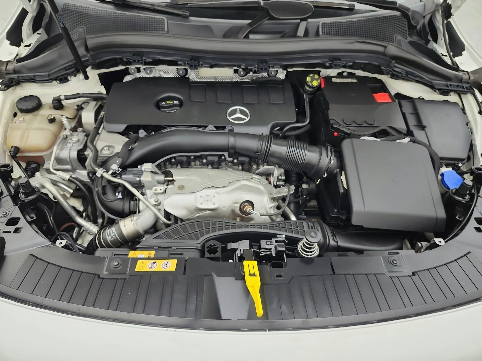 Used 2021 Polar White Mercedes-Benz GLA 250 SUV image 16