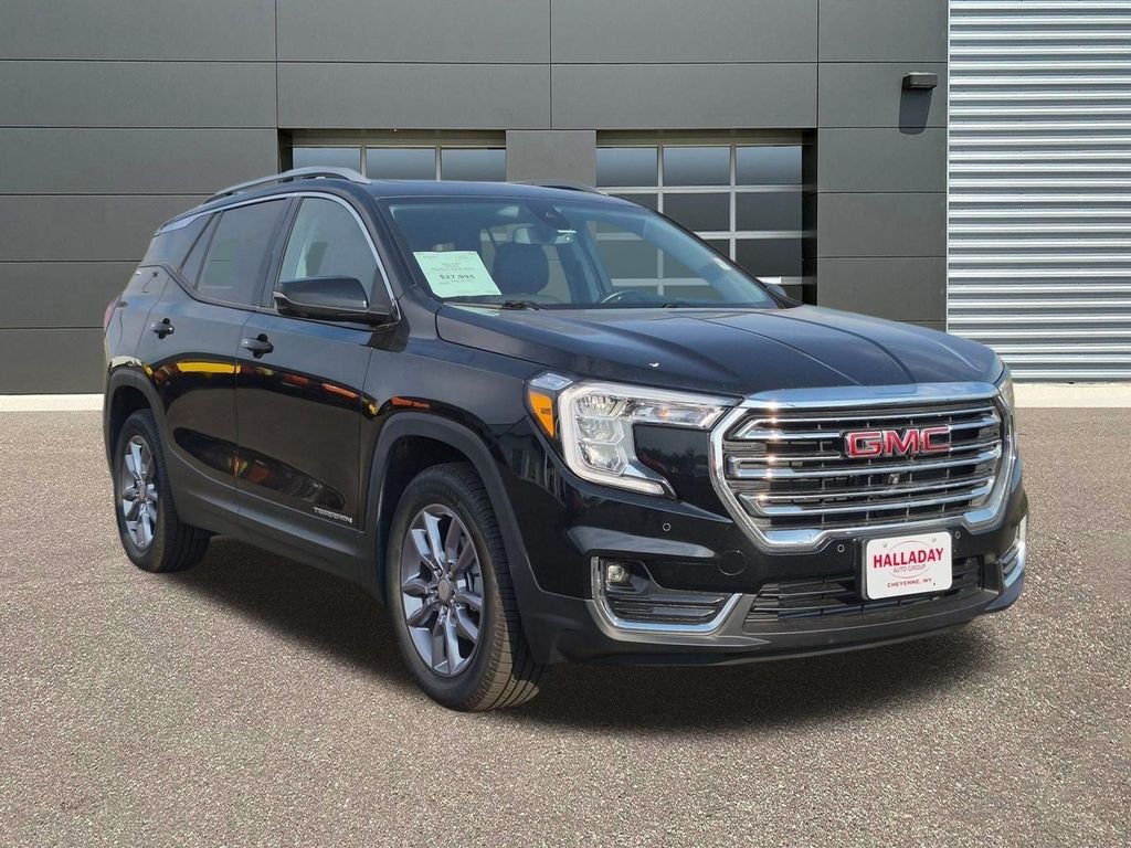 Certified Used 2022 Ebony Twilight Metallic GMC SLT image 3