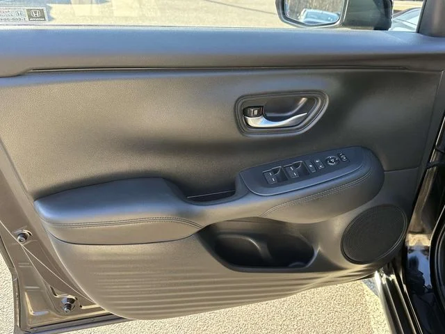 2025 Honda HR-V LX - Photo 15