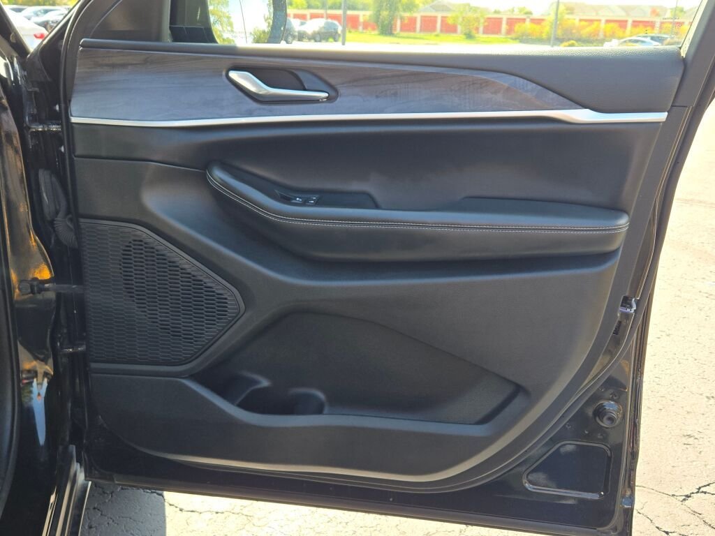 Used 2023 Black Jeep Limited image 8
