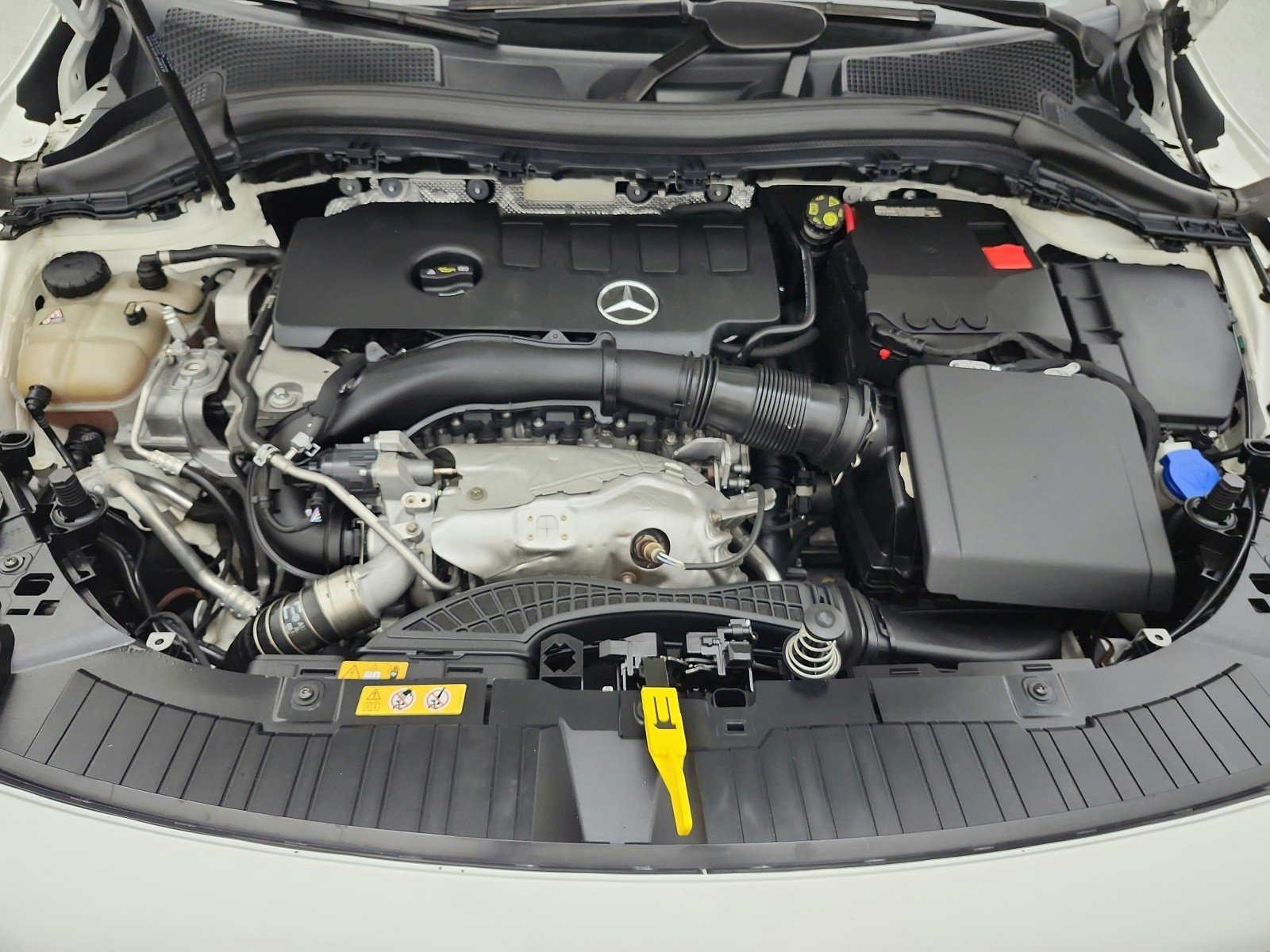 Used 2021 Polar White Mercedes-Benz GLA 250 SUV image 16