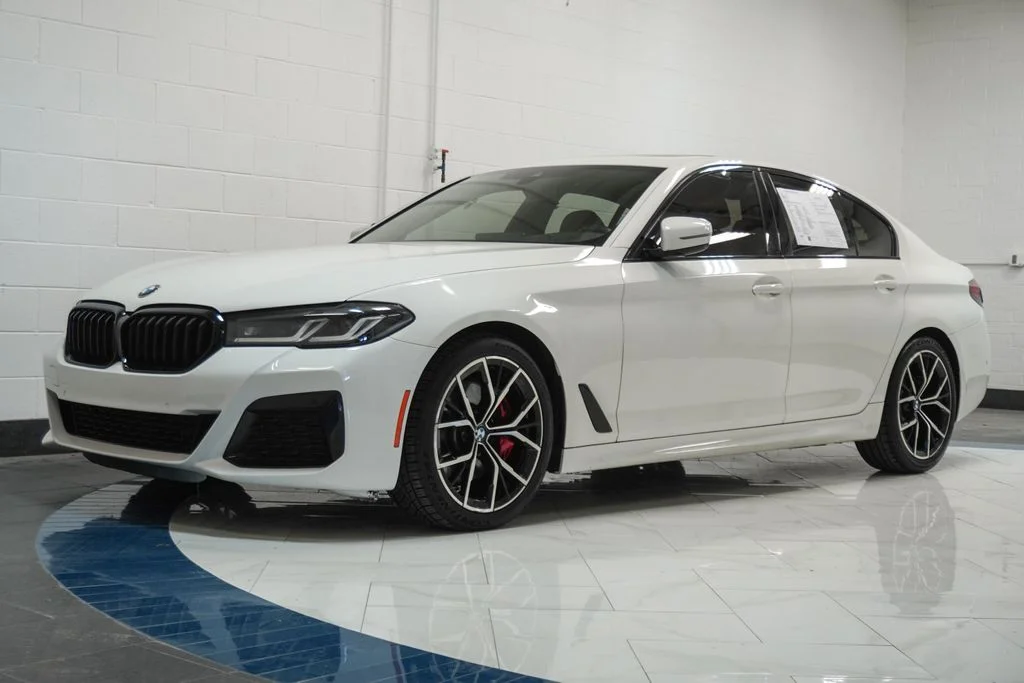 Used 2023 White BMW 530i xDrive image 4