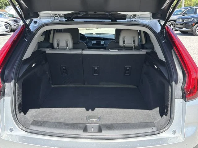 Used 2019 Silver Cadillac Luxury image 10