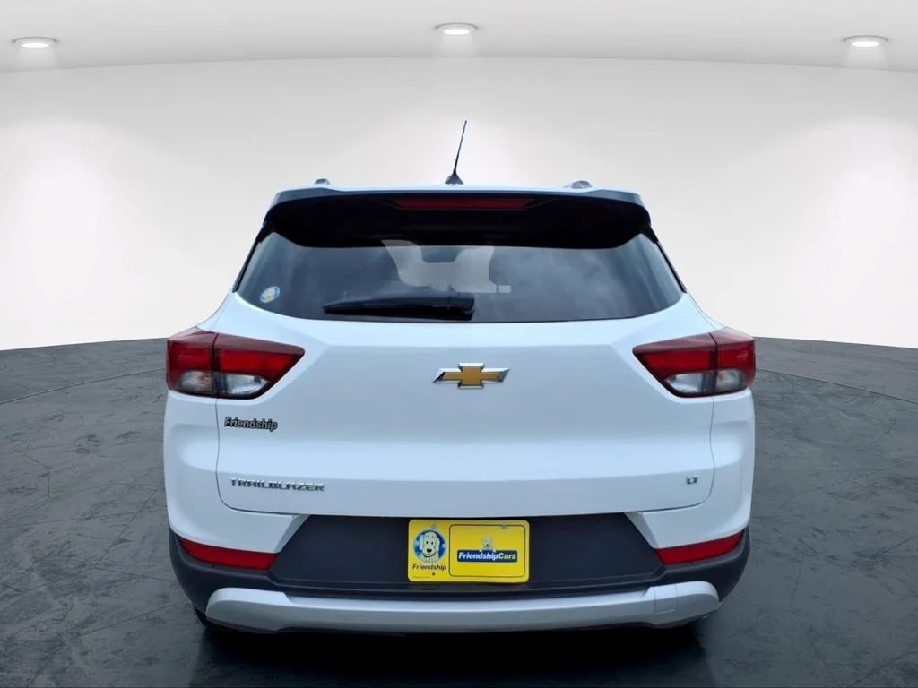 Used 2024 White Chevrolet LT image 10