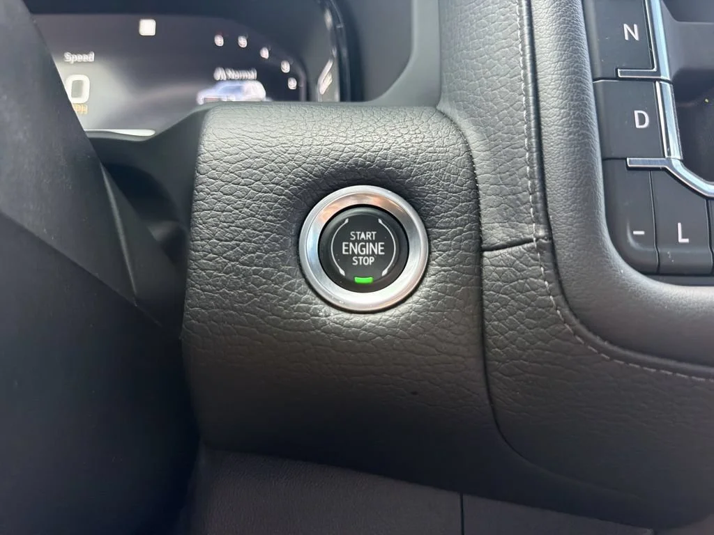 Used 2022 Onyx Black GMC Denali image 23