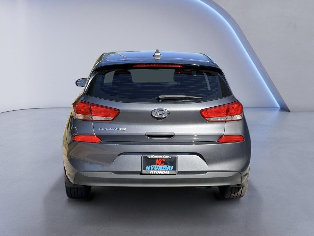 Used 2018 Summit Gray Hyundai Base image 4