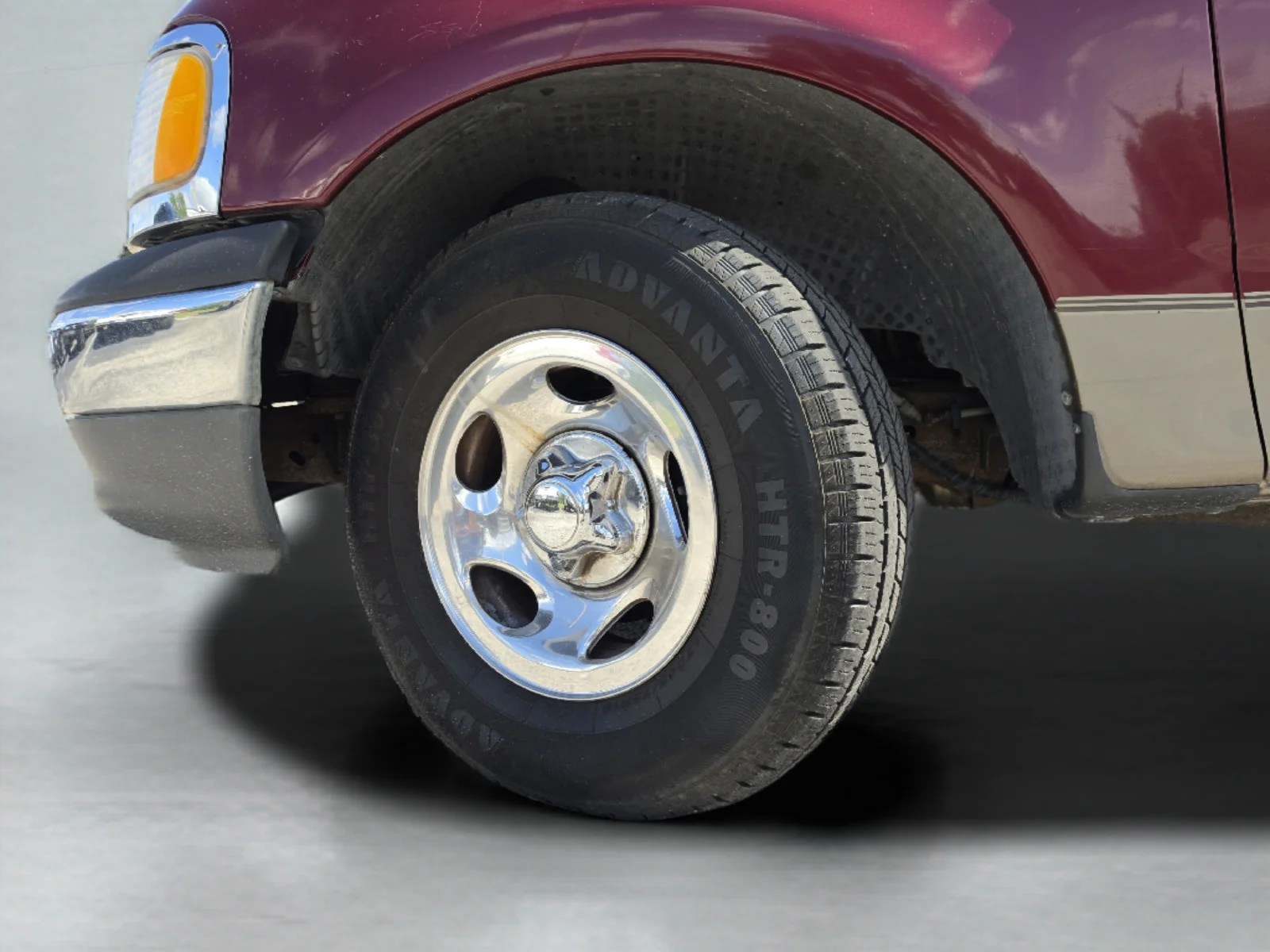 Used 2003 Red Ford  image 36