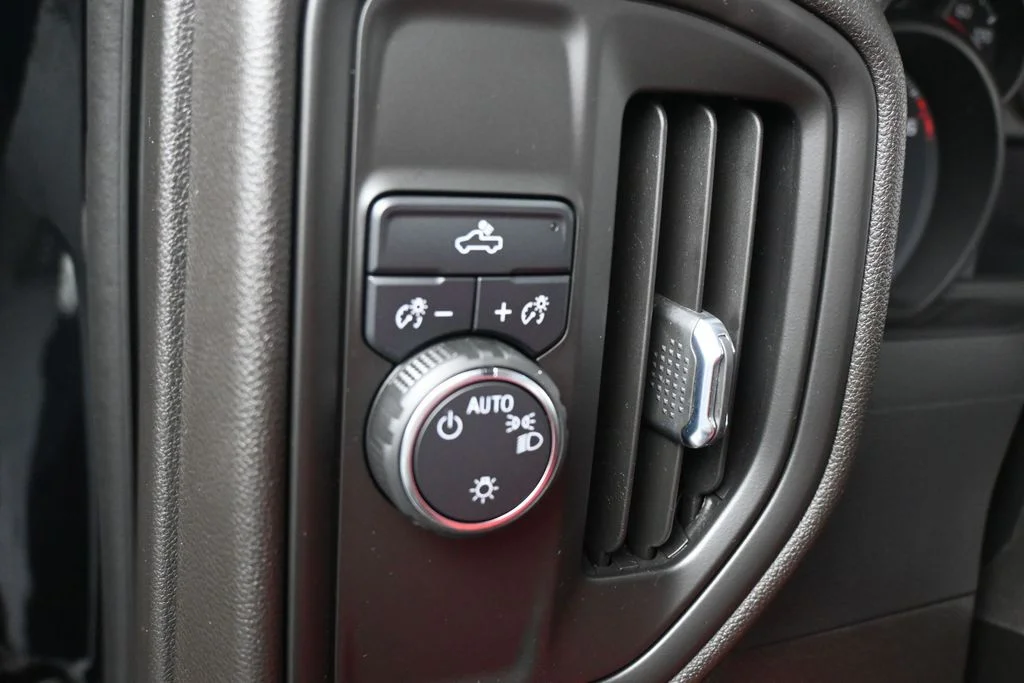 Used 2022 Black Chevrolet Custom image 14