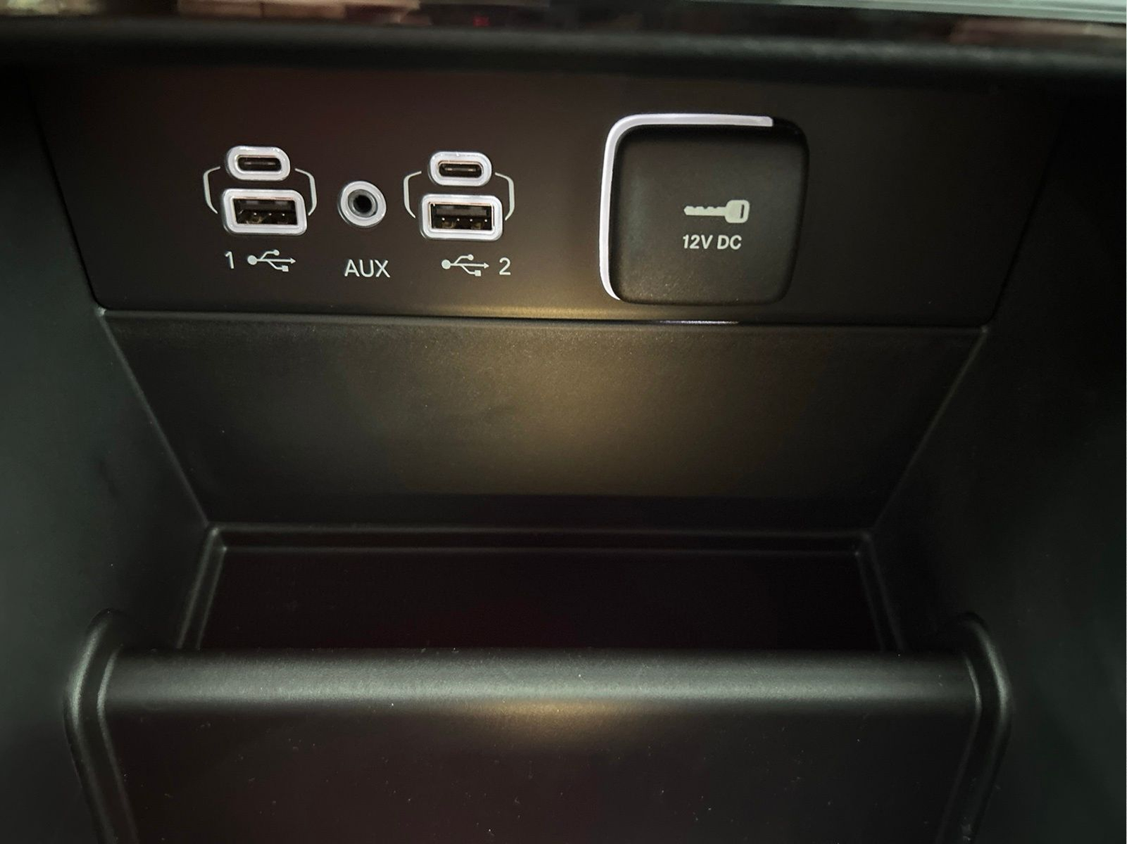 New 2026 Diamond Black Crystal Pearlcoat Jeep Limited image 30