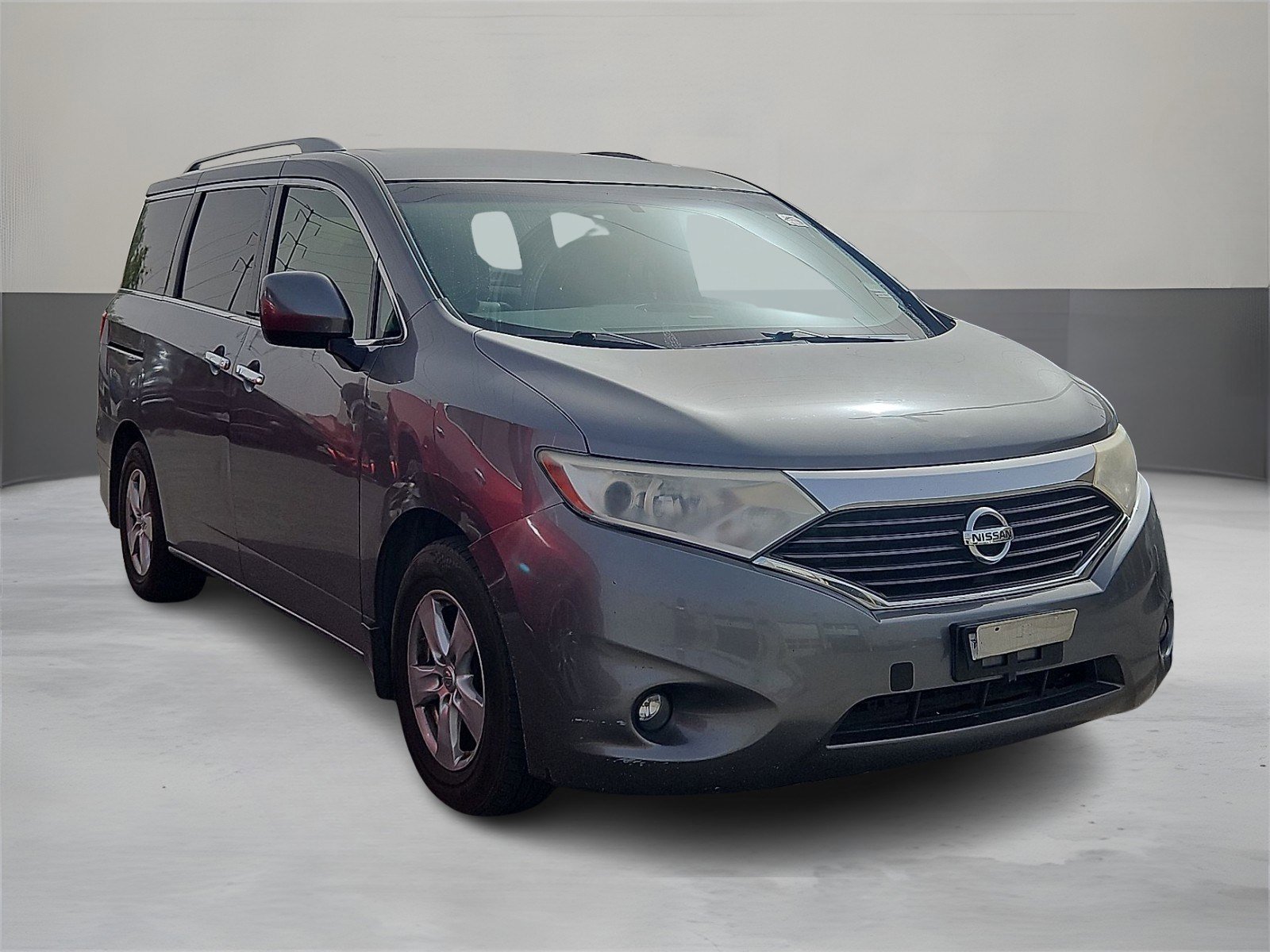 2015 Nissan Quest SV's photo