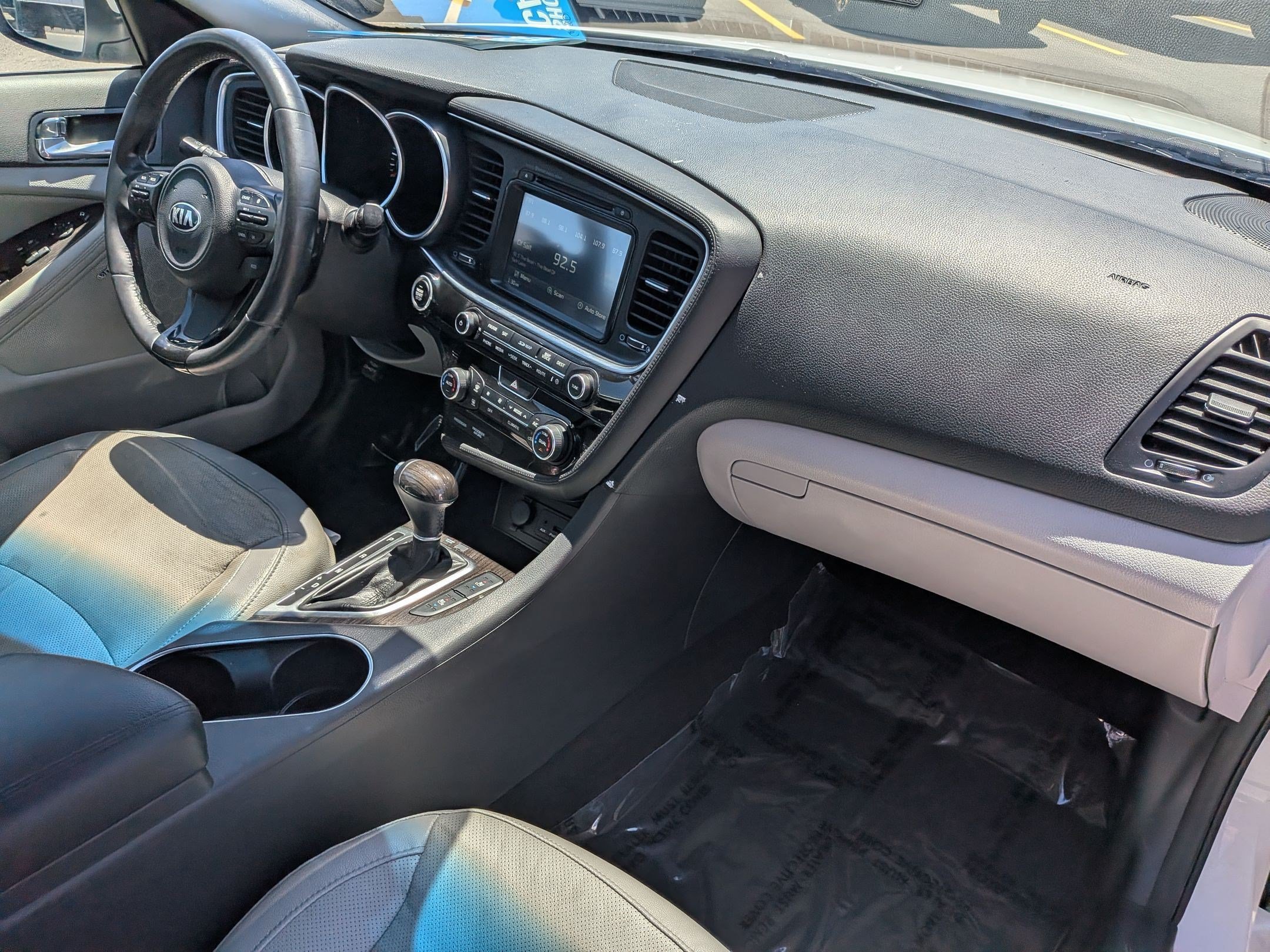 Used 2014 Snow White Pearl Kia EX image 30