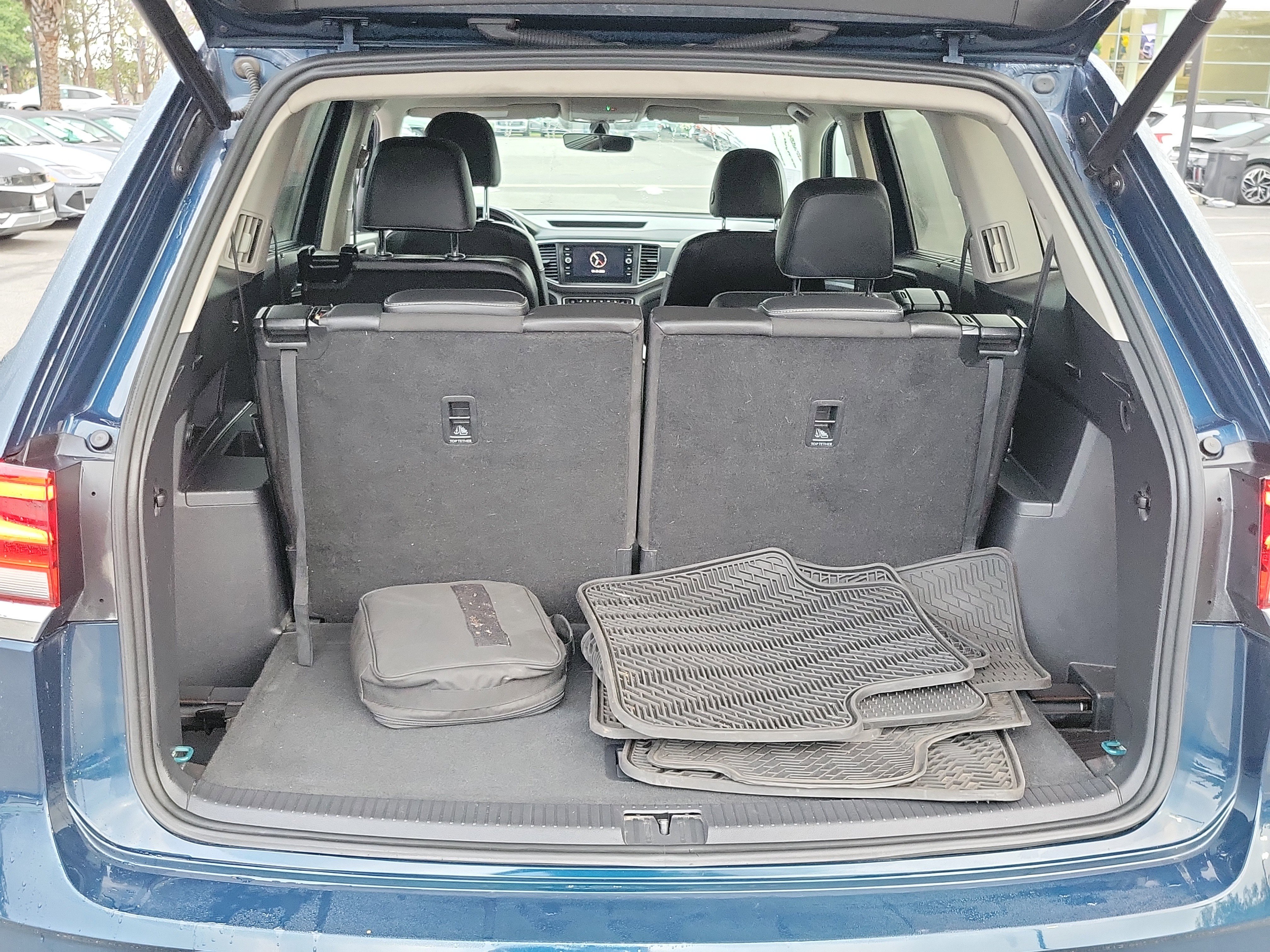 2021 Volkswagen Atlas SE w/Tech R-Line - Photo 17