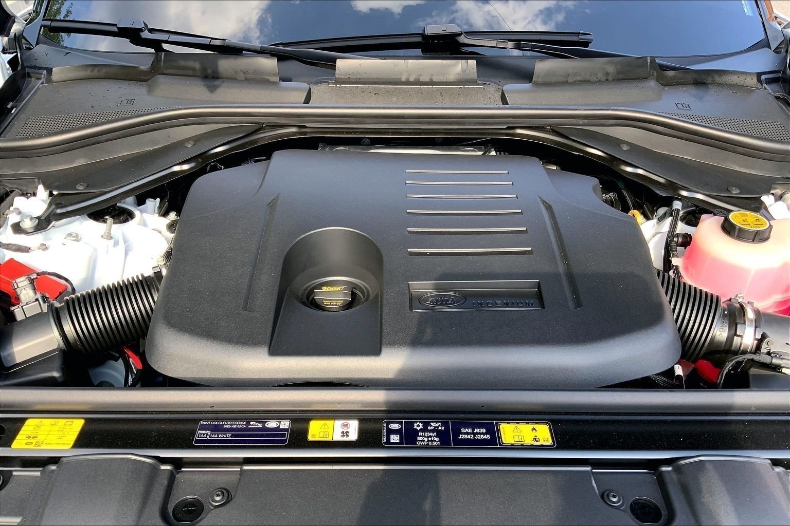 New 2026 Fuji White LAND ROVER SE image 16