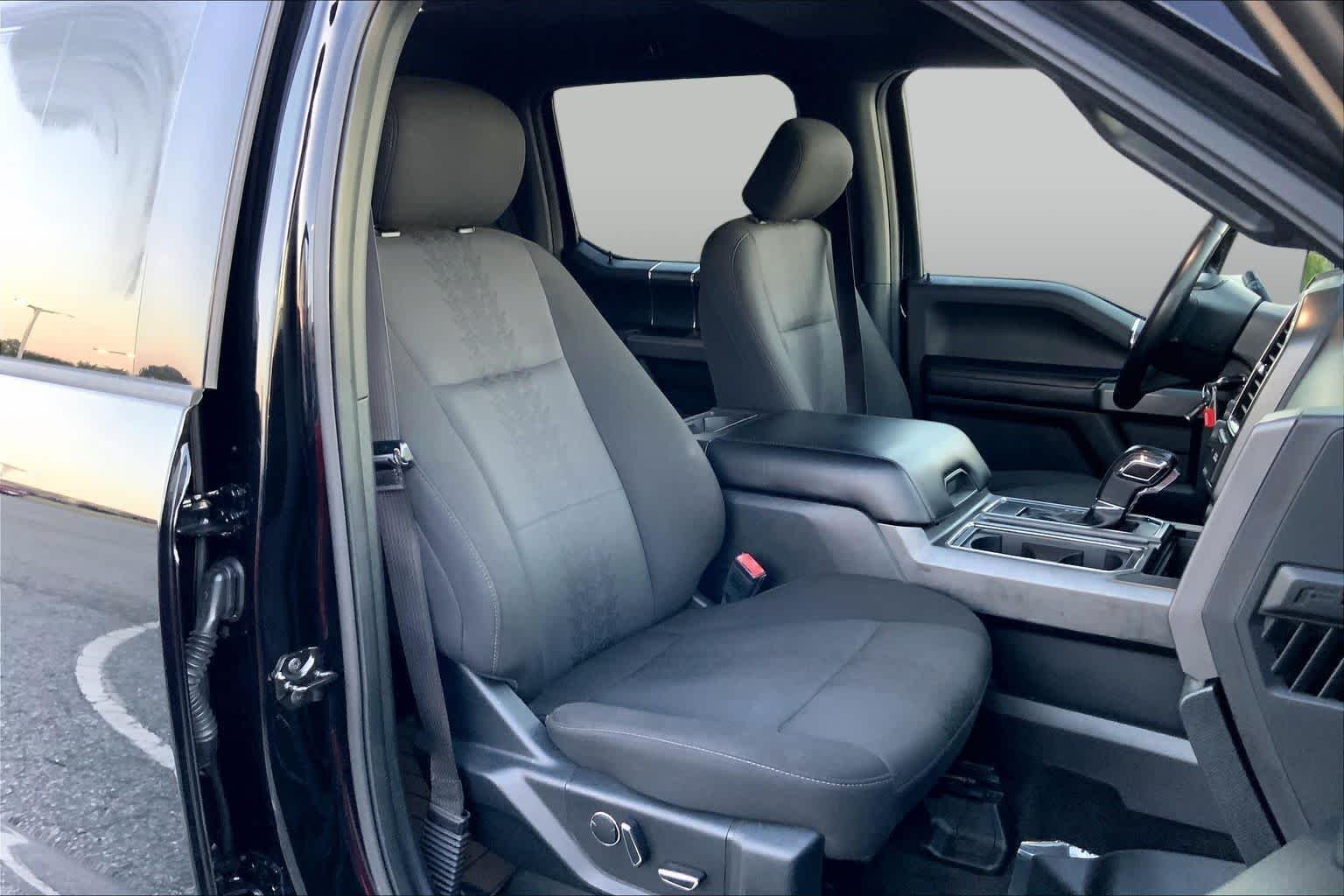 Used 2018 Shadow Black Ford XLT image 8