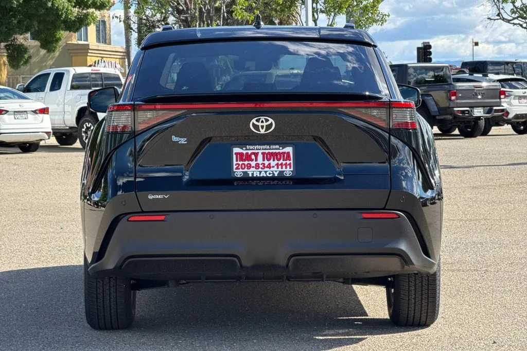 New 2026 Midnight Black Metallic Toyota  XLE image 7