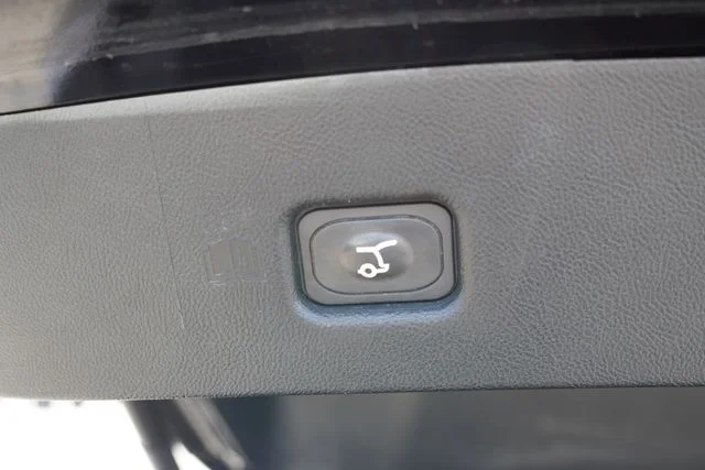 Used 2022 Black Lincoln Reserve image 24