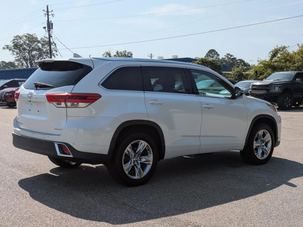 Used 2018 White Toyota Limited image 87