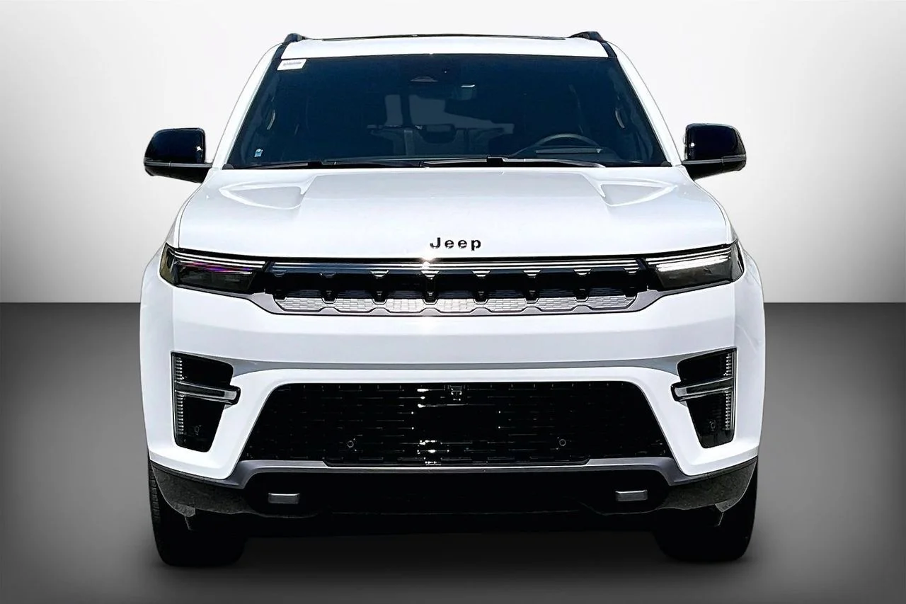 New 2026 Bright White Clearcoat Jeep Summit Reserve image 3