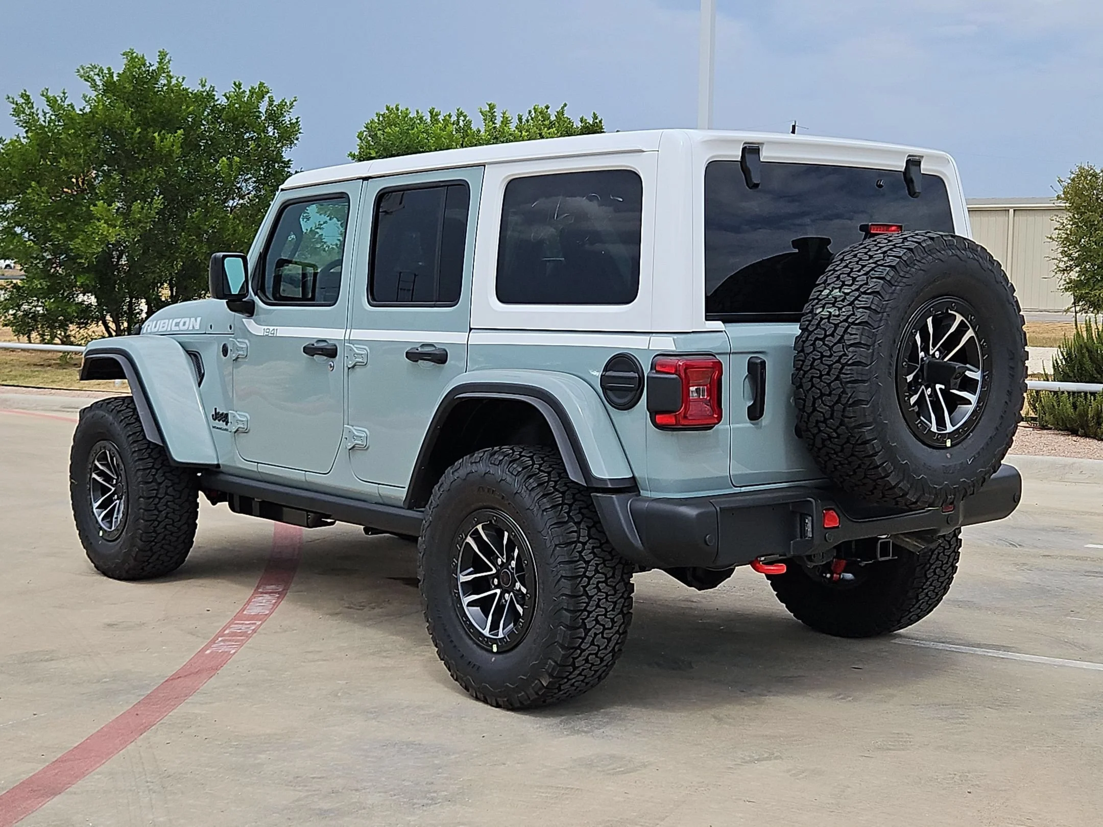 New 2026 Earl Clearcoat Jeep Rubicon X image 5