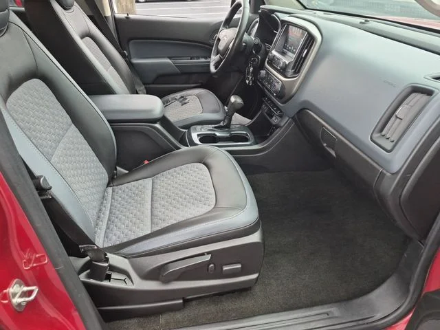 Used 2016 Red Chevrolet Z71 image 37