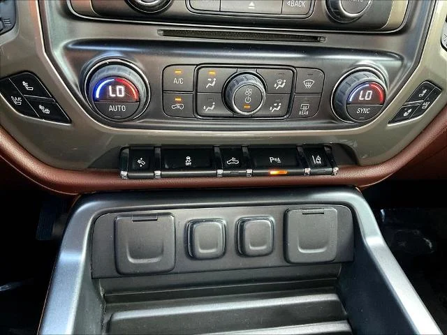 Used 2015 Black Chevrolet  image 17
