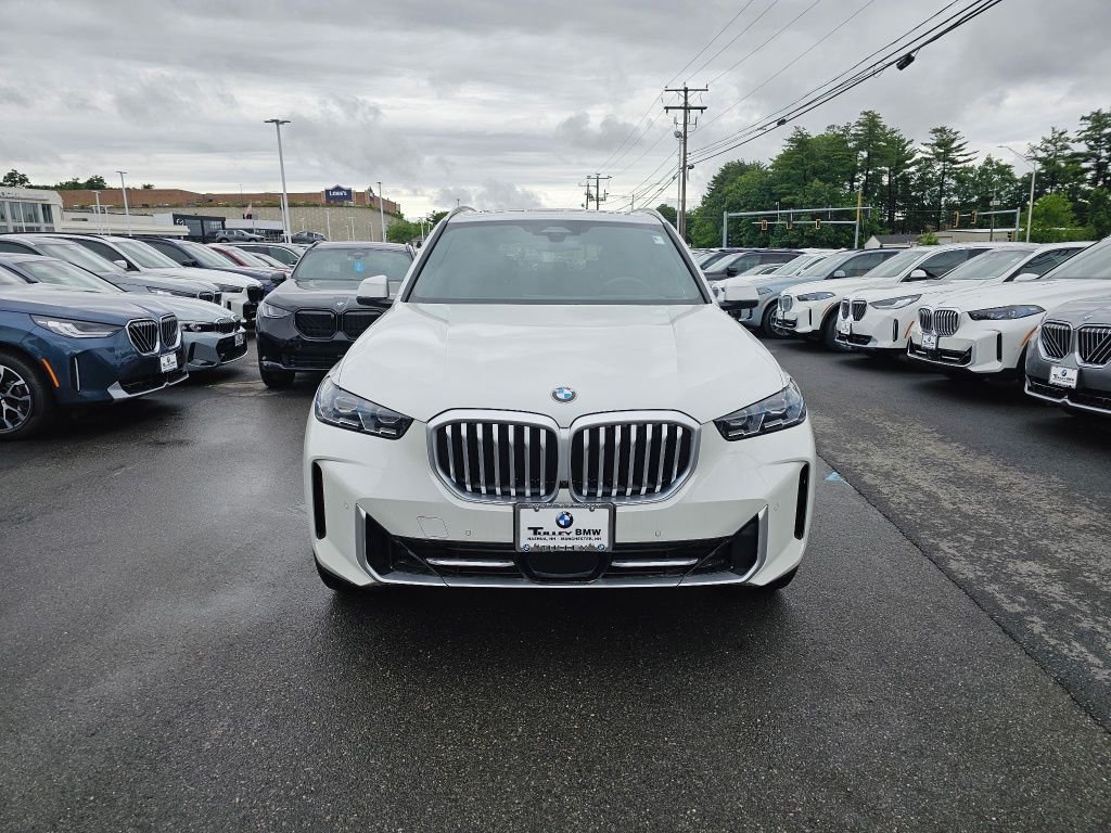 New 2026 Mineral White Metallic BMW xDrive40i image 2