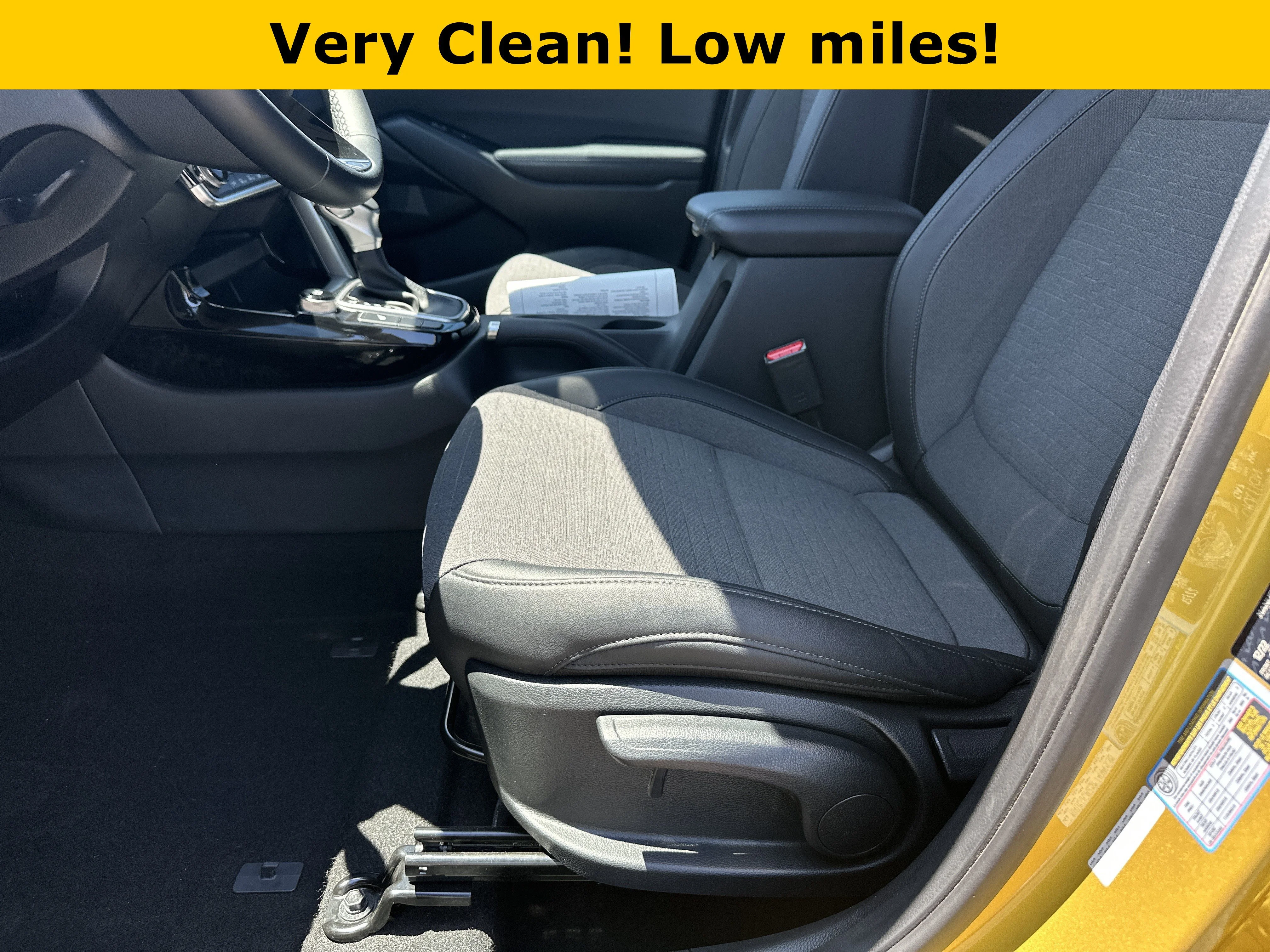 Used 2023 Starbright Yellow/Black Roof Kia Nightfall image 9
