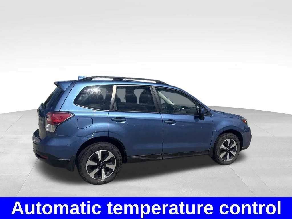 Used 2017 Blue Subaru 2.5i Premium image 6