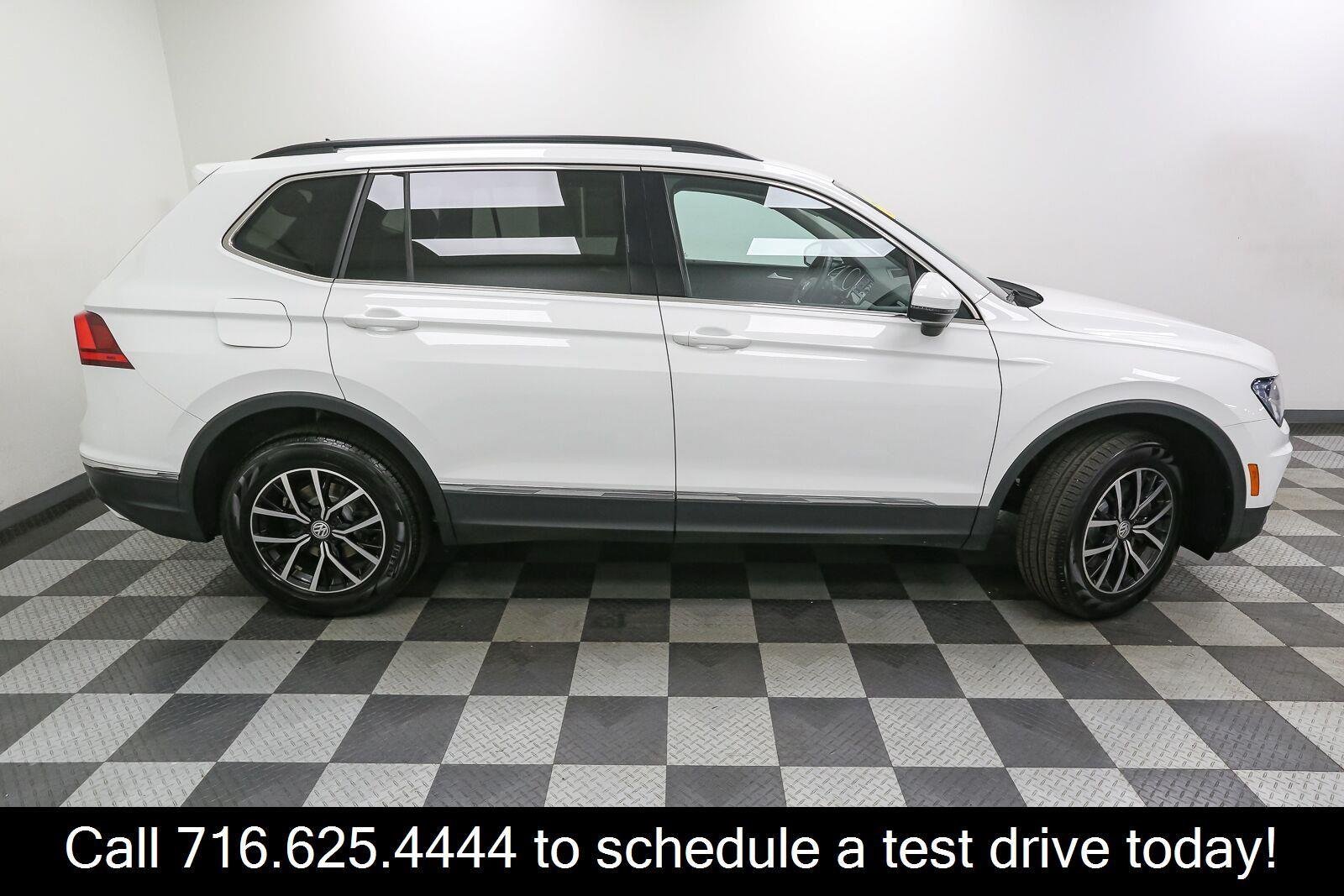 Used 2021 Pure White Volkswagen SE image 9