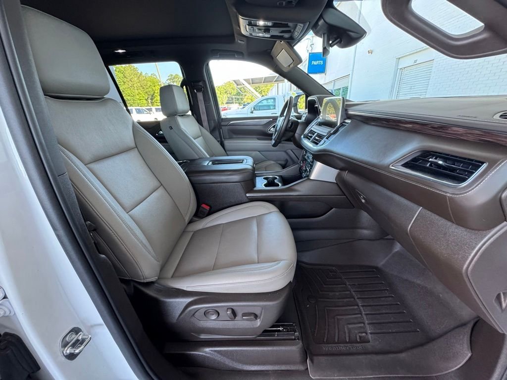 Used 2023 White Chevrolet Z71 image 17