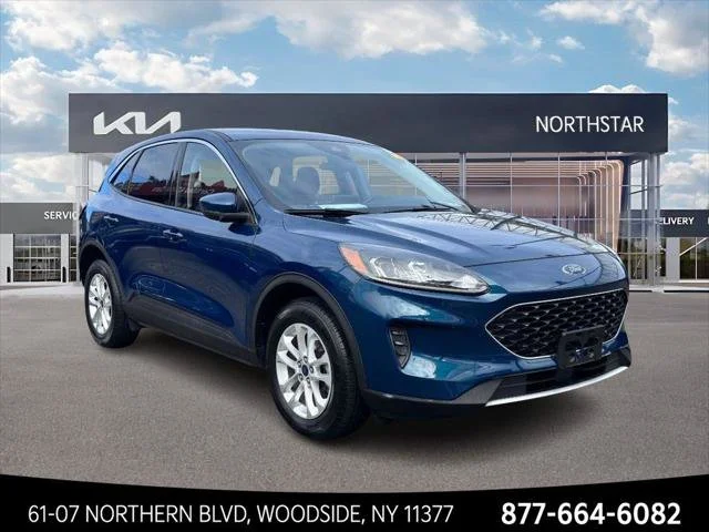 Used 2020 Green Ford SE image 4