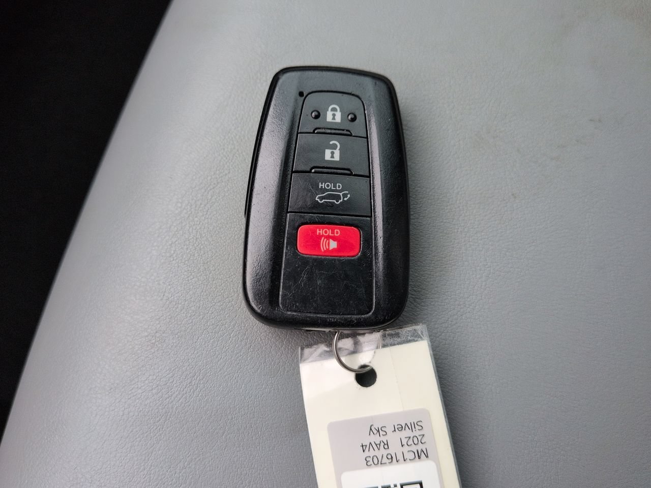 Used 2021 Silver Sky Metallic Toyota XLE Premium image 29