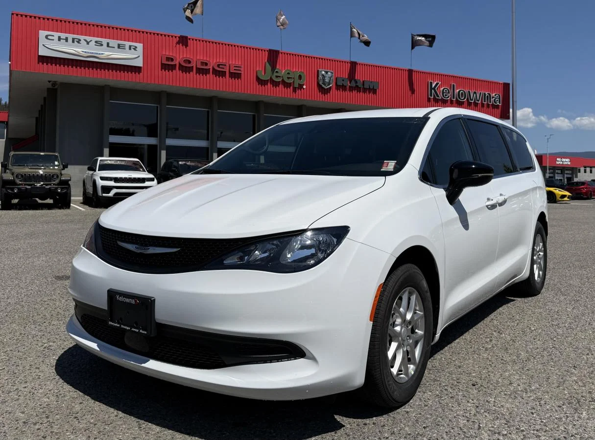 New 2027 White Chrysler SXT image 1