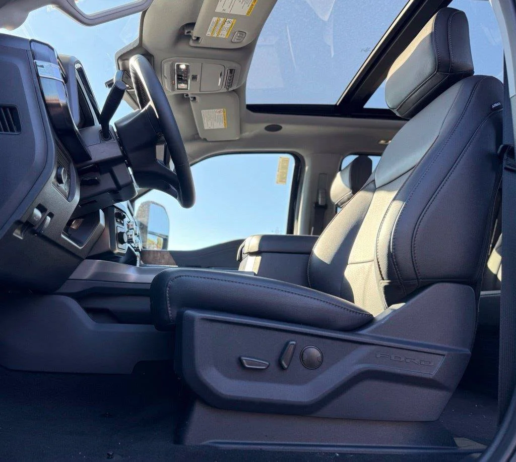 New 2027 Agate Black Metallic Ford F-250® Lariat® image 15