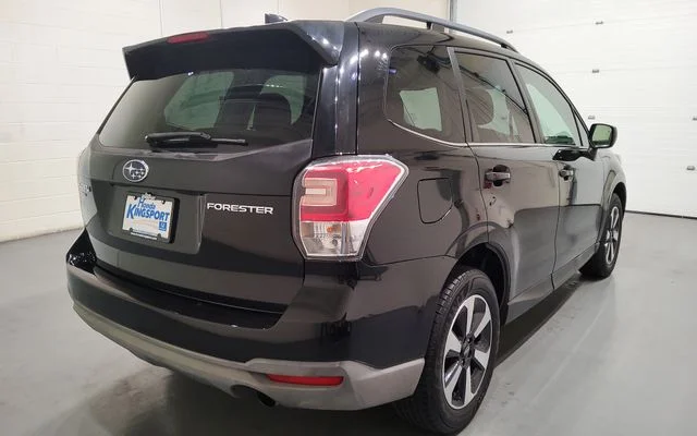 Used 2018 Black Subaru 2.5i Limited image 6