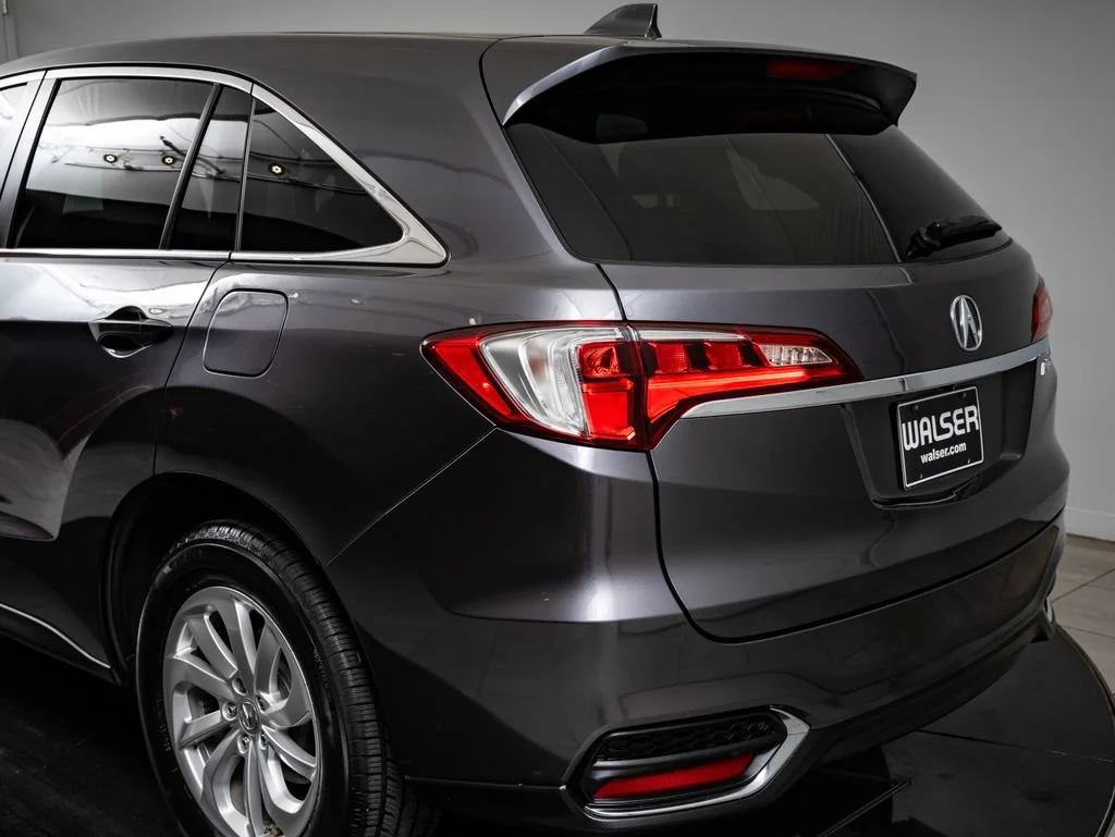 Used 2017 Modern Steel Metallic Acura w/Technology Pkg image 19